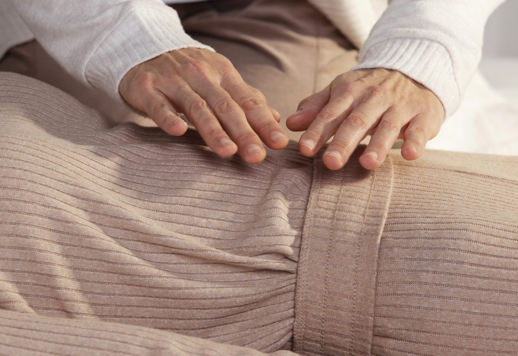 Reiki therapy session hands